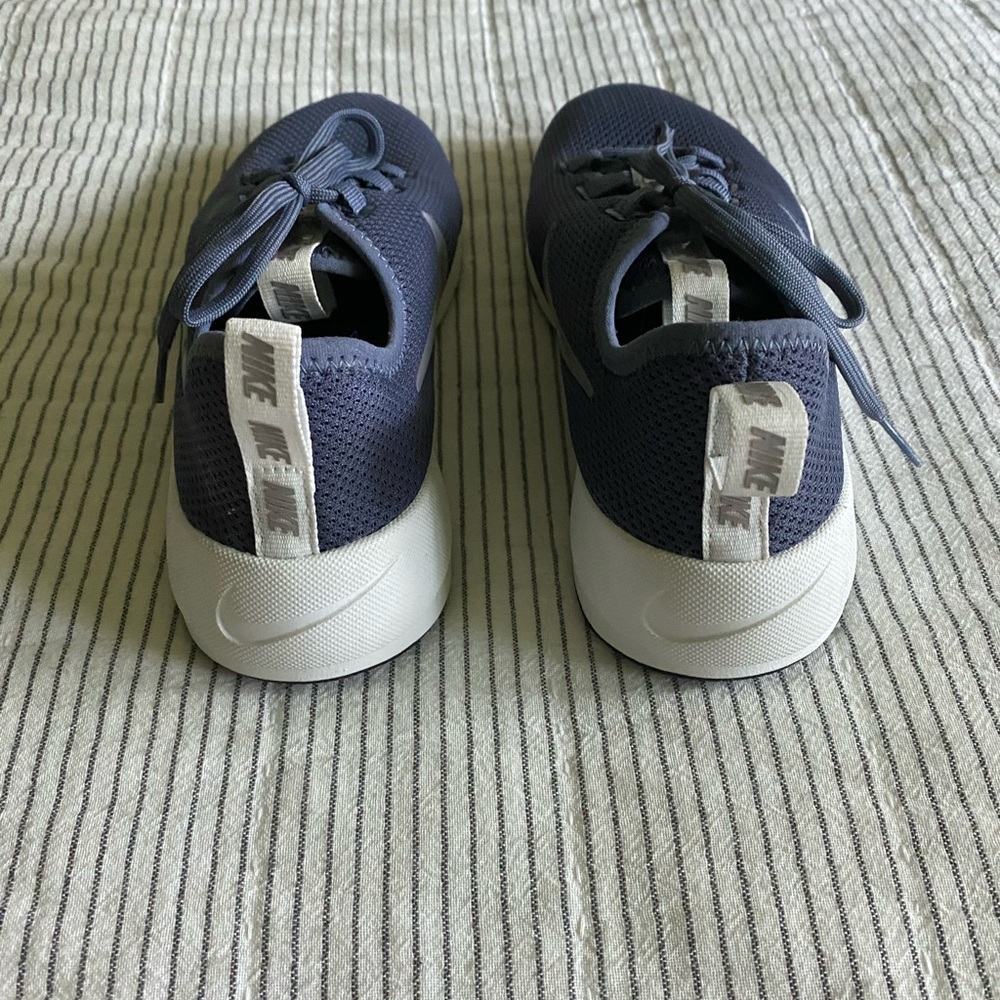 ashin modern nike womens